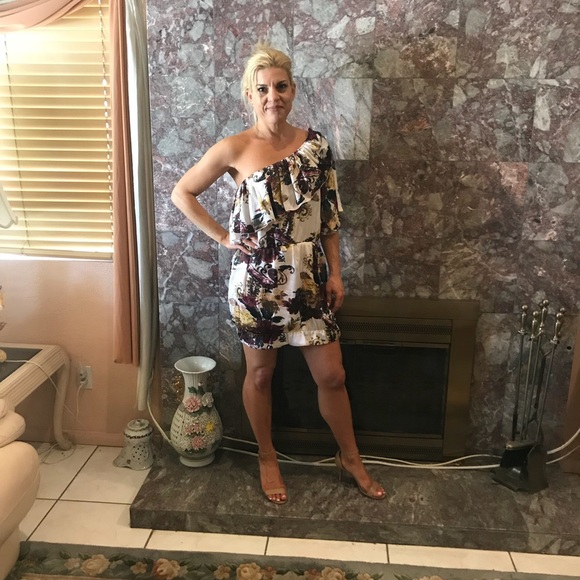 Dresses & Skirts - Flower day 🔥flash sale 🌟